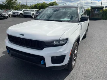 2022 Jeep Grand Cherokee 4xe - image 3