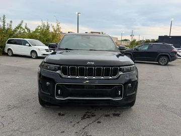 2022 Jeep Grand Cherokee 4xe - image 2