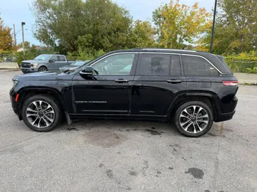 2022 Jeep Grand Cherokee 4xe - image 6
