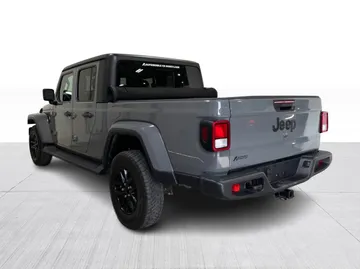 2021 Jeep Gladiator - image 11
