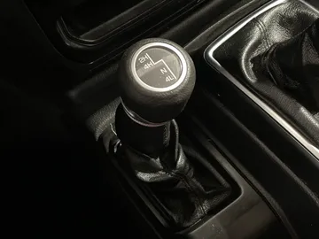 2021 Jeep Gladiator - image 22