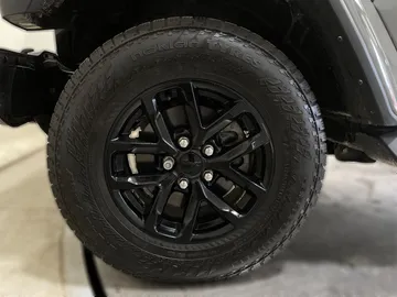 2021 Jeep Gladiator - image 6