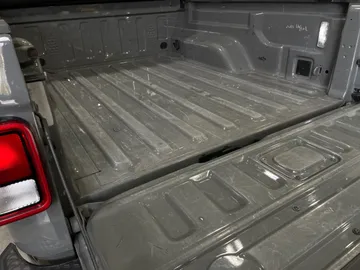 2021 Jeep Gladiator - image 30