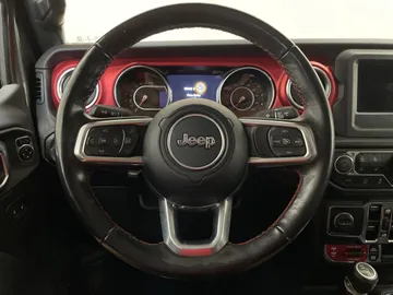 2021 Jeep Gladiator - image 24