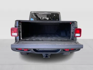 2021 Jeep Gladiator - image 13