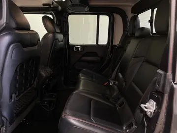 2021 Jeep Gladiator - image 15