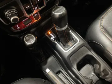 2023 Jeep Gladiator - image 27