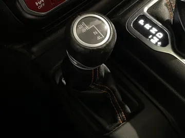2023 Jeep Gladiator - image 22