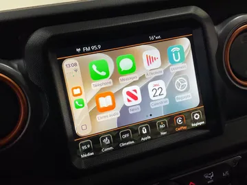 2023 Jeep Gladiator - image 7