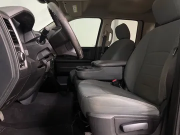 2017 Ram 1500 - image 3