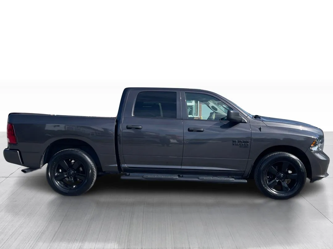2023 Ram 1500 Classic — photo 2