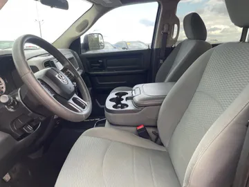2018 Ram 1500 - image 3