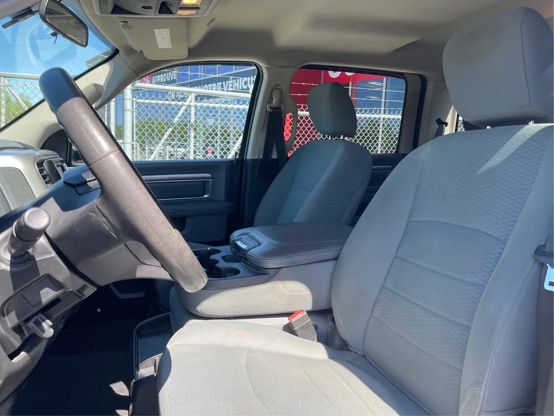 2019 Ram 1500 Classic — photo 2