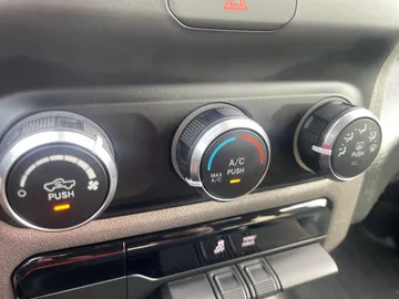 2020 Ram 1500 - image 19