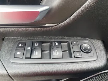 2020 Ram 1500 - image 22