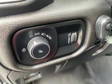 2020 Ram 1500 - image 16