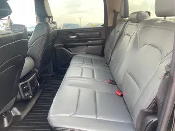 2020 Ram 1500 - image 13