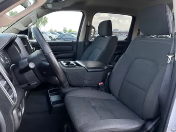 2019 Ram 1500 - image 3
