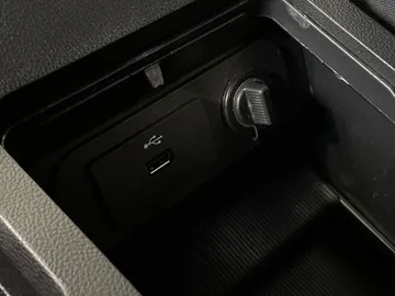 2017 Ford Mustang - image 22