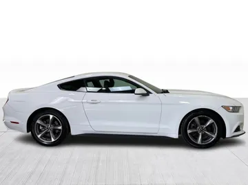2017 Ford Mustang - image 2