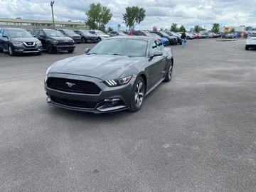 2017 Ford Mustang - image 3