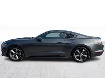 2017 Ford Mustang - image 9