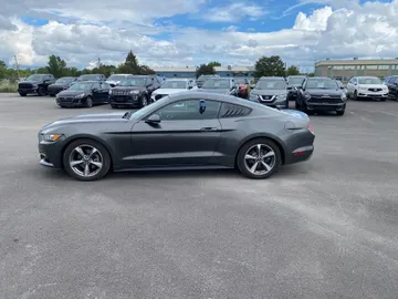 2017 Ford Mustang - image 4