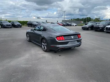 2017 Ford Mustang - image 7