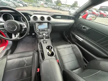2019 Ford Mustang - image 8