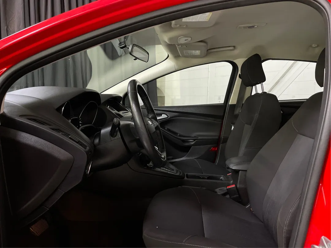 2017 Ford Focus — photo 3