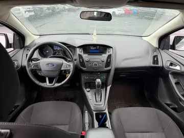 2017 Ford Focus - image 9