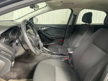 2018 Ford Focus - image 3