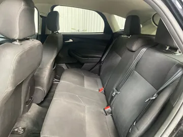 2018 Ford Focus - image 14