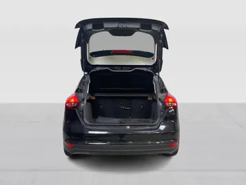 2018 Ford Focus - image 12