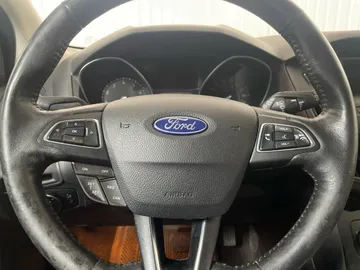 2018 Ford Focus - image 16