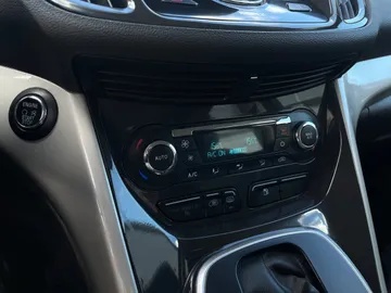 2016 Ford C-Max Energi - image 19