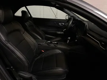 2025 Ford Mustang - image 3