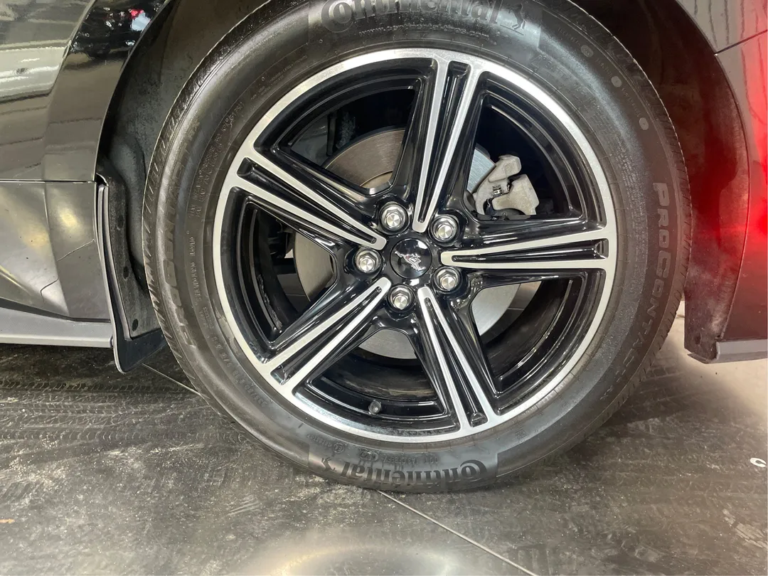 2025 Ford Mustang — photo 5