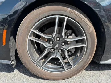 2025 Ford Mustang - image 7