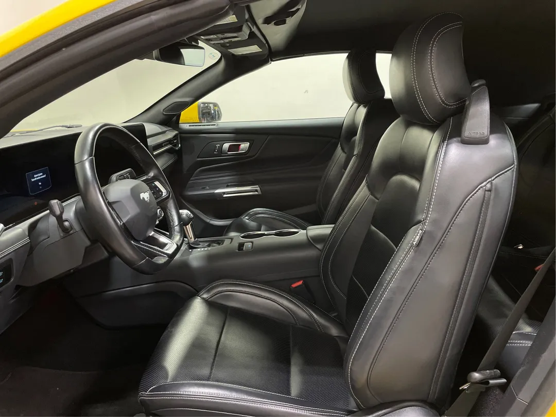 2024 Ford Mustang — photo 3