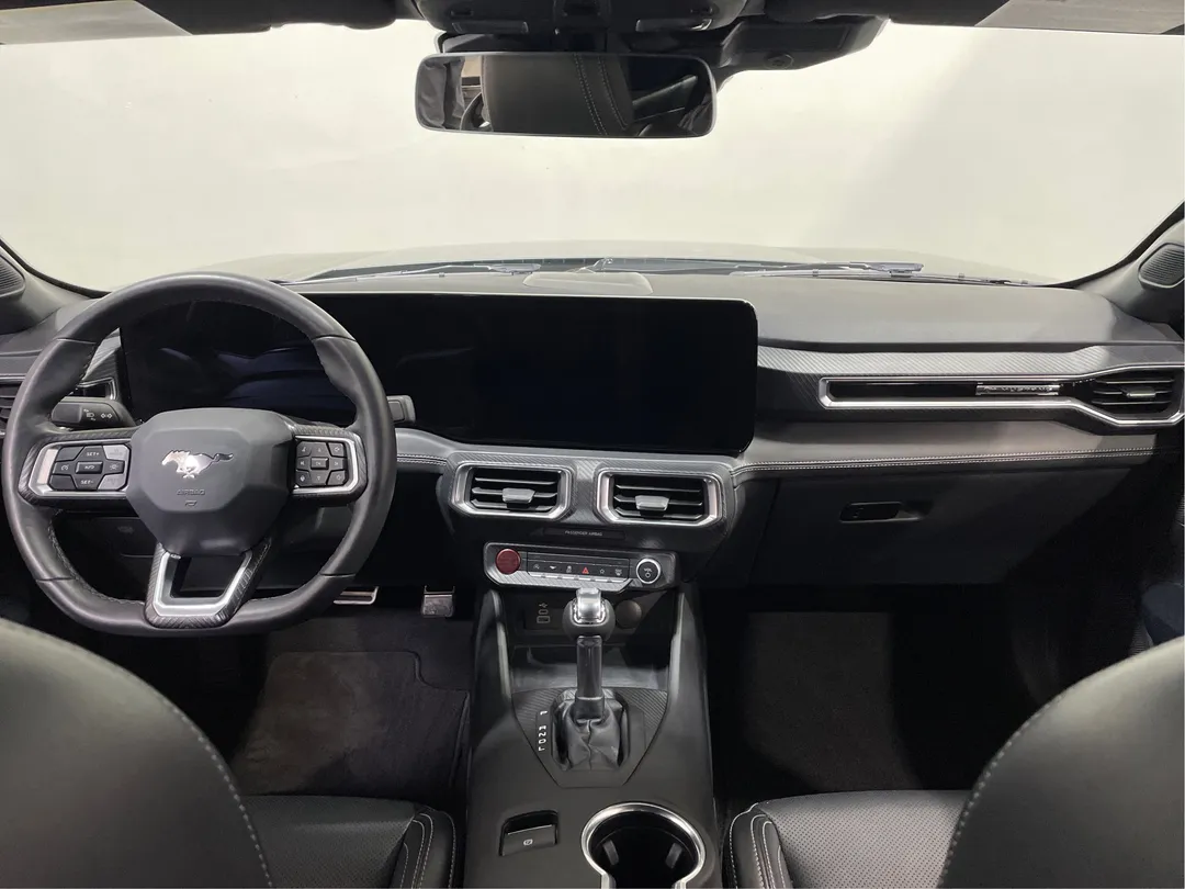 2025 Ford Mustang — photo 4