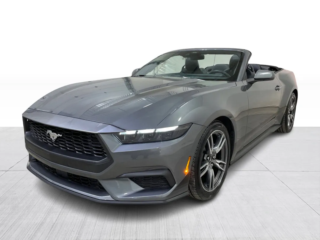 2025 Ford Mustang — photo 8