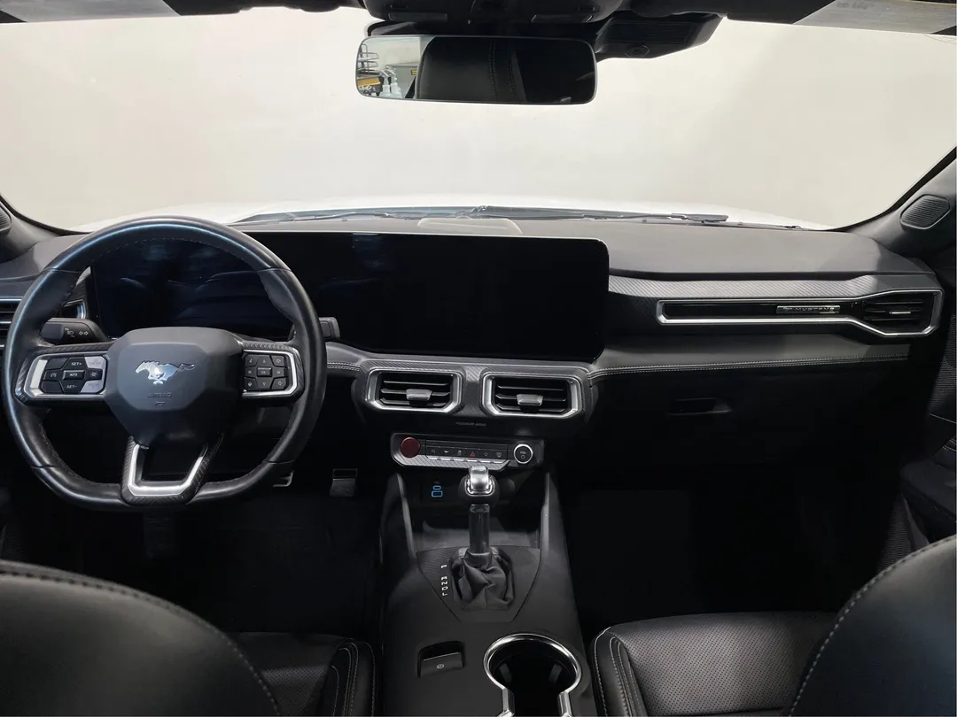 2025 Ford Mustang — photo 4