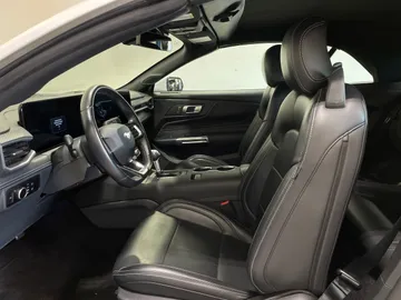 2025 Ford Mustang - image 3