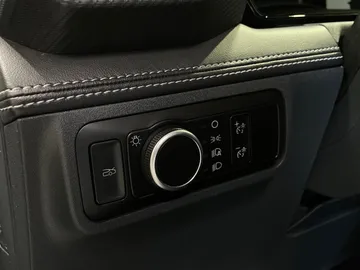 2025 Ford Mustang - image 28