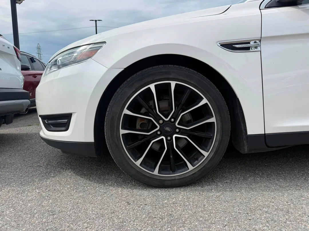 2017 Ford Taurus — photo 6