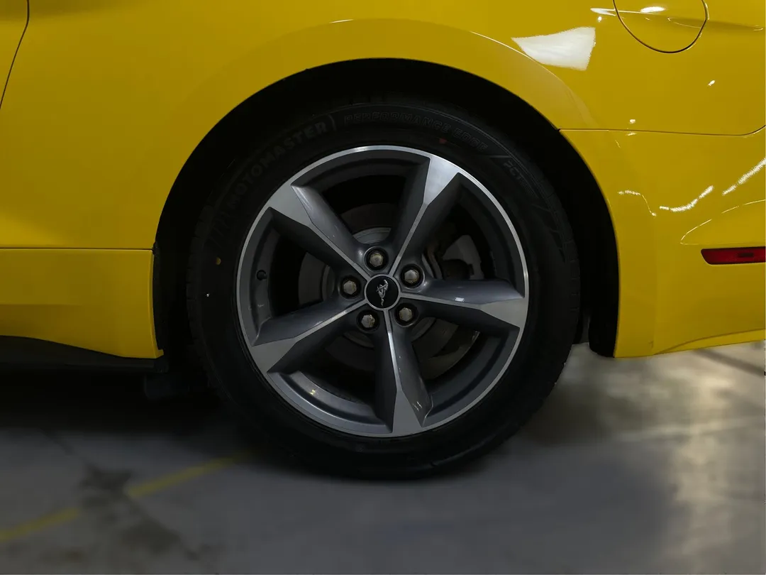 2017 Ford Mustang — photo 5