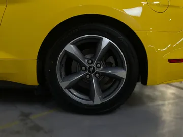 2017 Ford Mustang - image 6