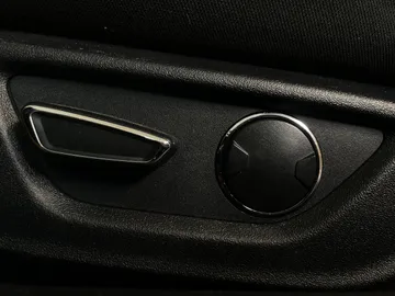 2017 Ford Mustang - image 18