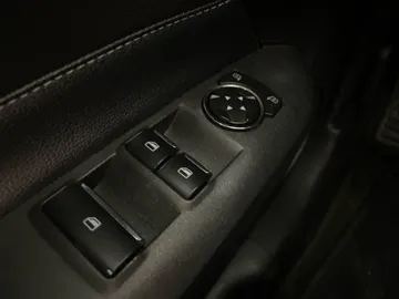 2017 Ford Mustang - image 21